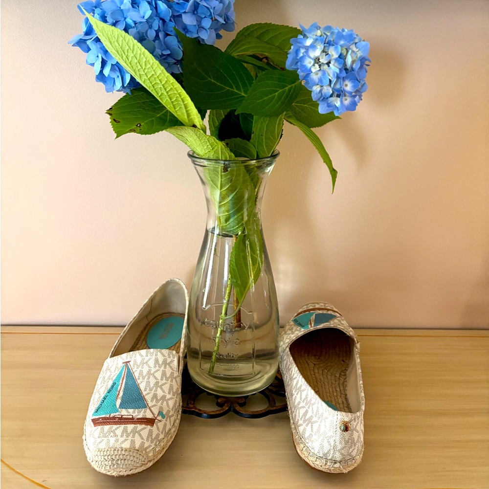 Michael Kors Kendrick Espadrilles with sailboat size 8